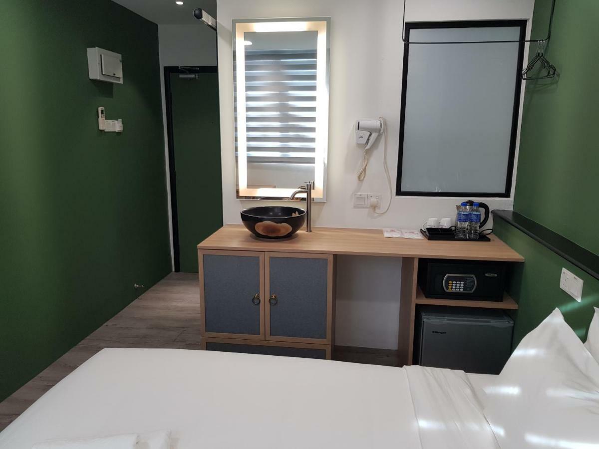 Bloommaze Boutique Hotel Кланг Екстериор снимка