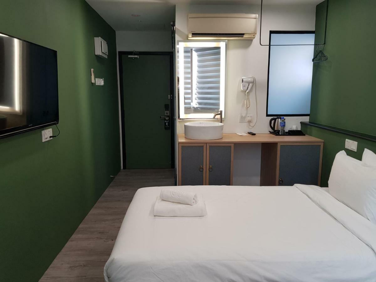 Bloommaze Boutique Hotel Кланг Екстериор снимка